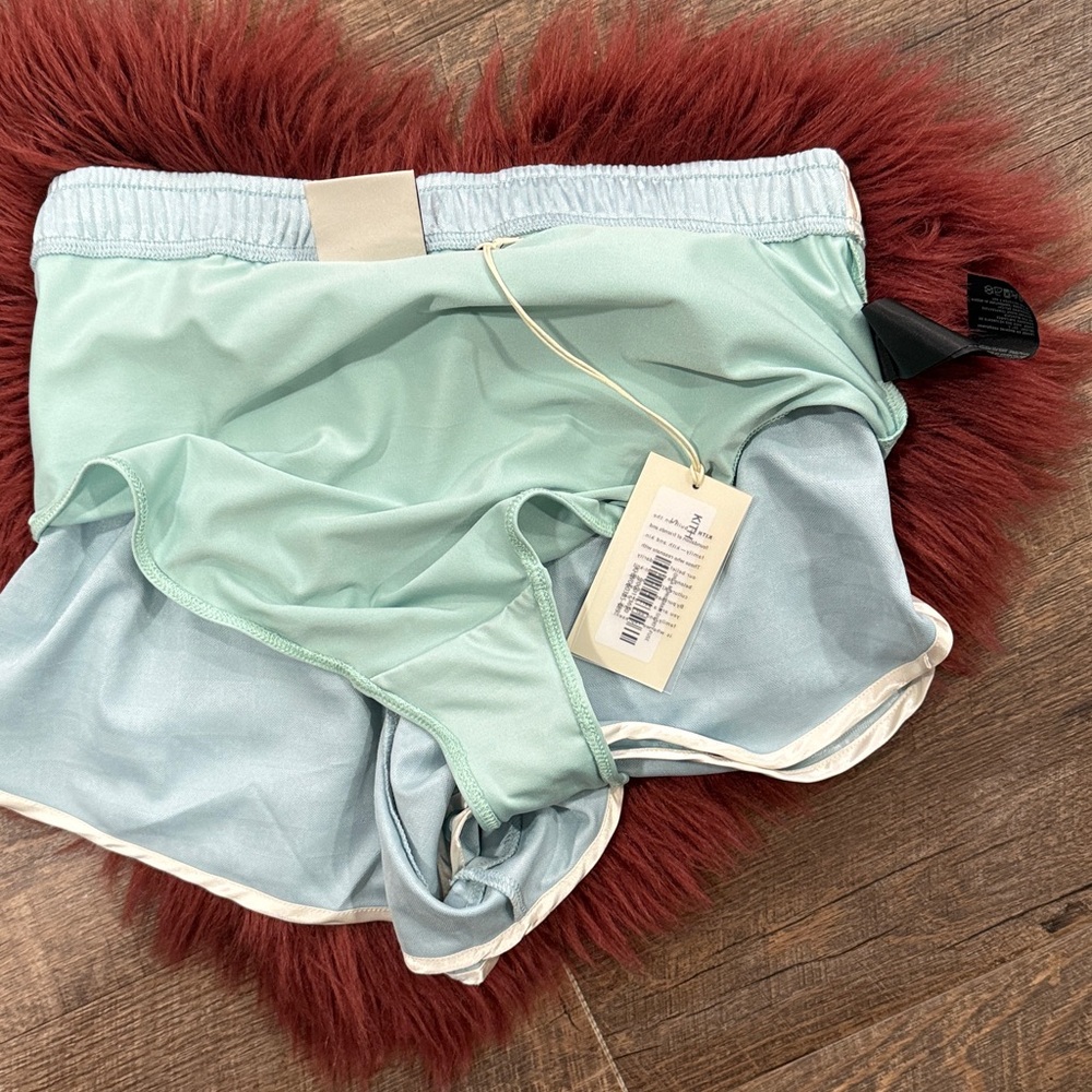Kith Women’s Aqua Logo Running Shorts NWT Size (S) (NWT) - Picture 4 of 6